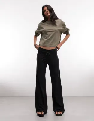 low rise yoga pant in black