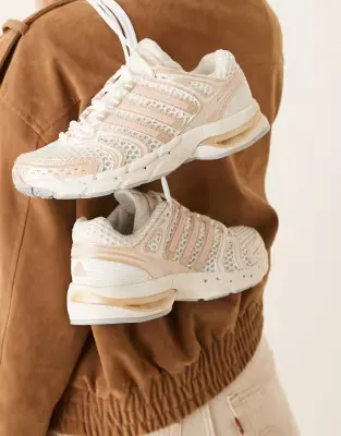 Adistar Control 5 trainers in white and light pink