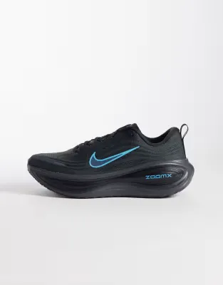 Vomero Plus trainers in black & blue