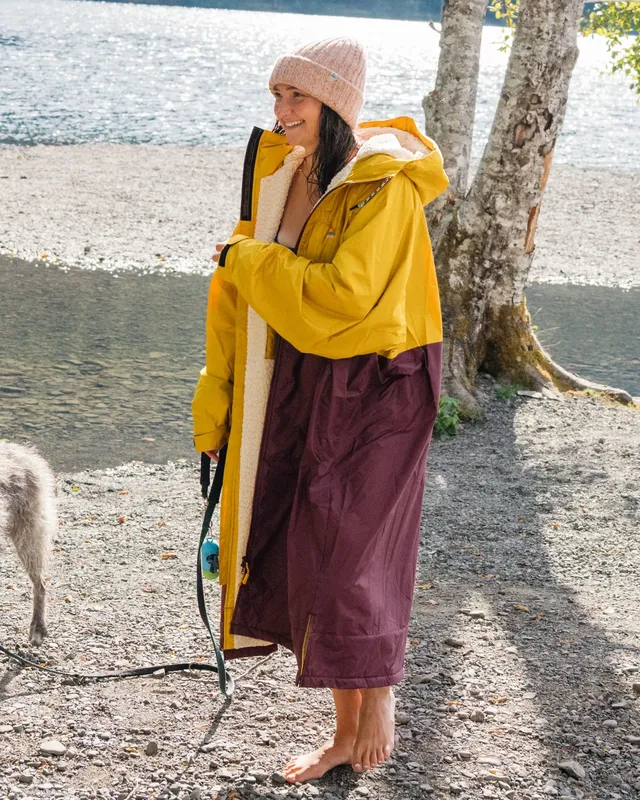 Passenger Clothing Waves Sherpa Lined Changing Robe - Fig/Heritage Yellow