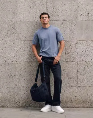 Essential relaxed fine-knit crew-neck in blue