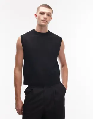 knitted vest in black