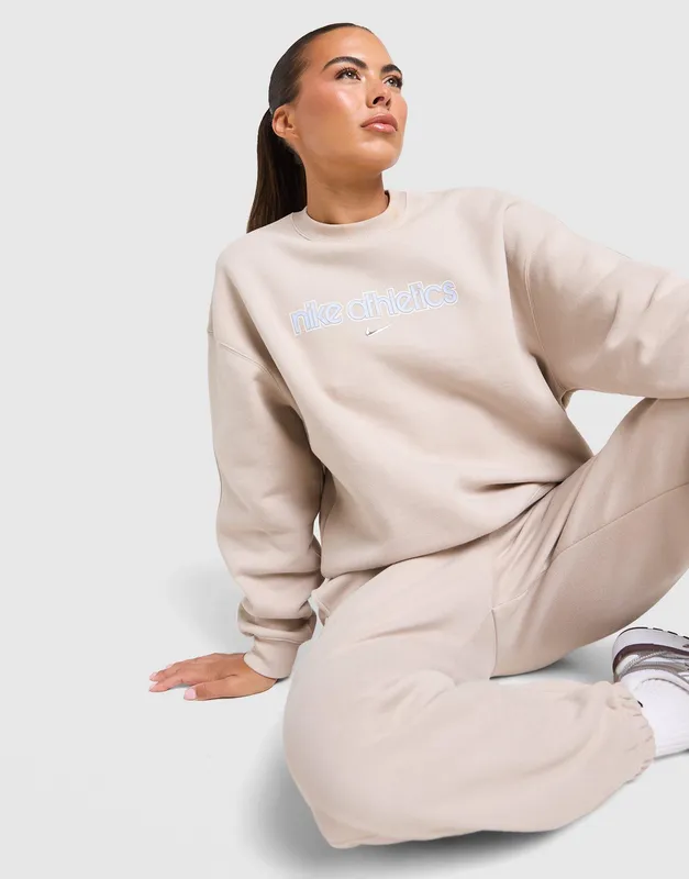Nike Gym Life Swoosh Oversized Crew Sweatshirt