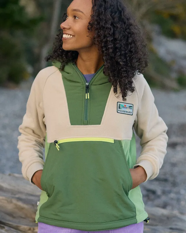 Passenger Clothing Alexander Hooded Polartec® Fleece - Feather/Wild Green