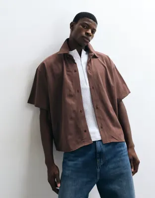 short sleeve cropped boxy shirt in mocha pinstripe