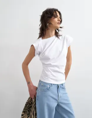 twist body top in white