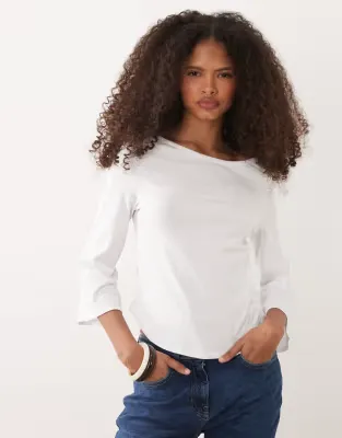 3/4 sleeve top with boat neck in white