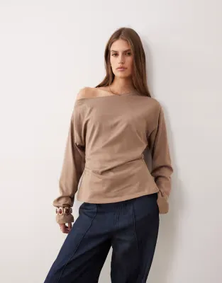long sleeve off shoulder corset waist tee in mocha
