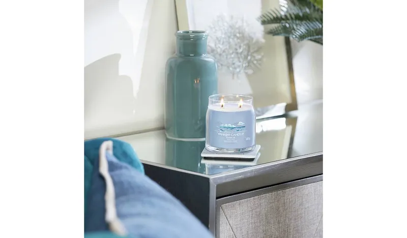 Yankee Signature Medium Scented Candle - Ocean Air