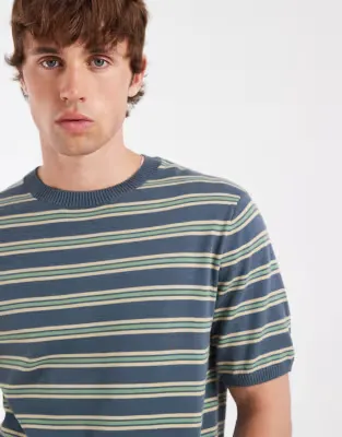striped t-shirt in green