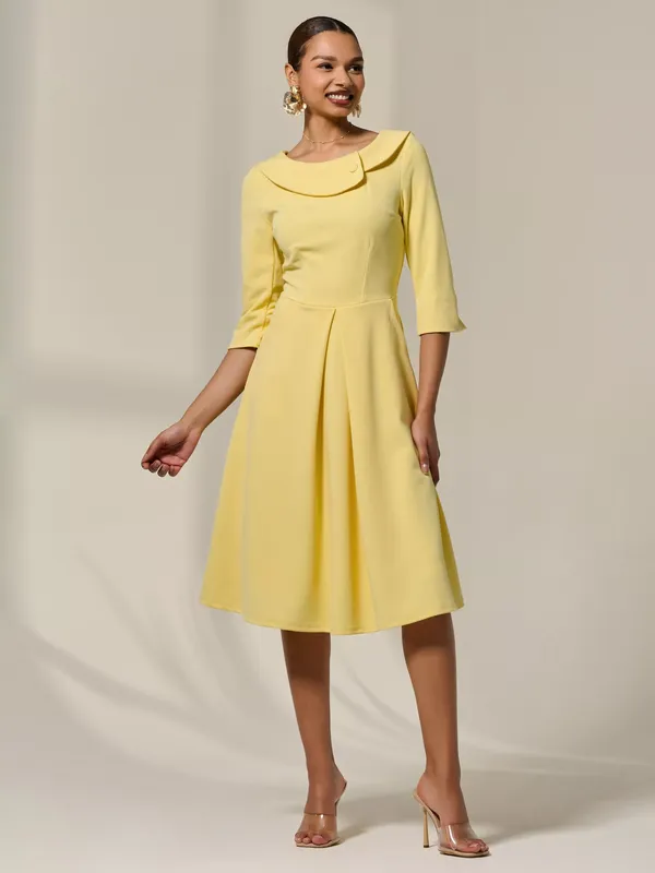 Jolie Moi Collar 3/4 Sleeve Midi Dress