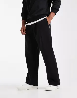 wide leg jogger in black