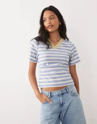 contrast rib v neck cinched waist top in blue stripe