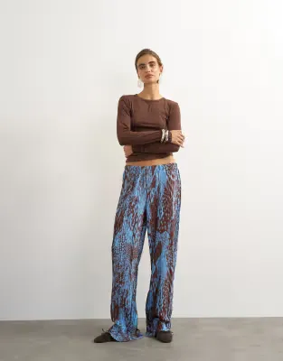 abstract plisse wide leg trouser in blue