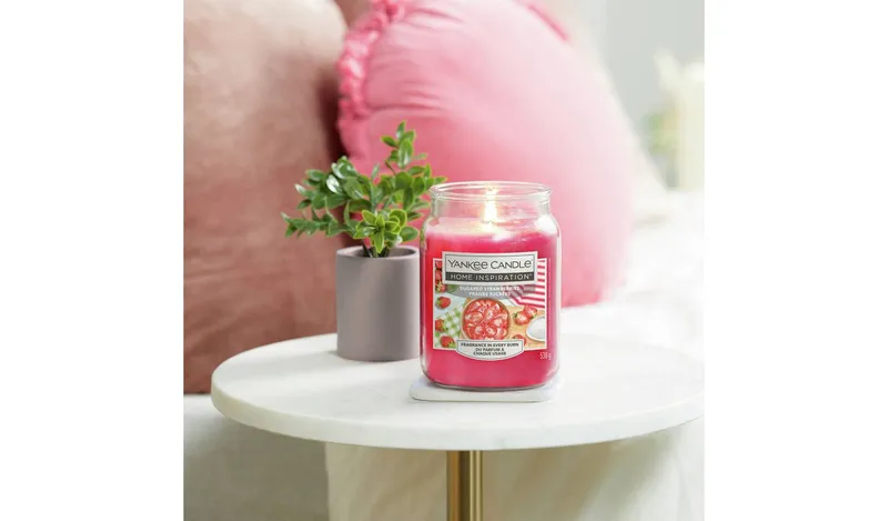 Yankee Candle Large Scented Candle - Sugared Strawberries