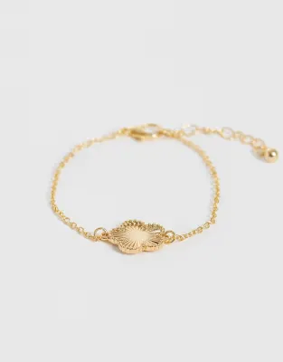 clover flower gold plated bracelet in gold