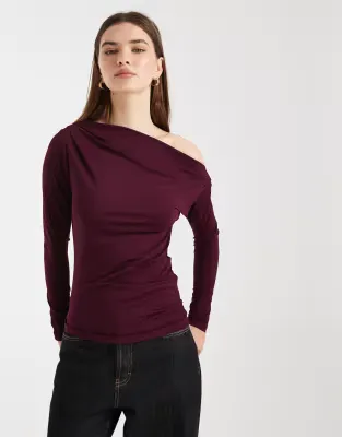 georgie off shoulder long sleeve top in blackberry