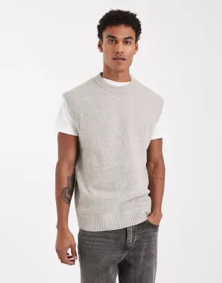 fluffy knitted vest in grey