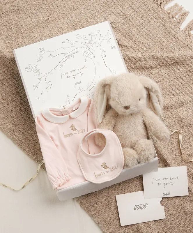 Mamas & Papas Born in 2027 - Girls Gift Box (0-3 M)
