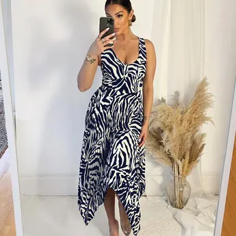 AX Paris Printed V Neck Zig Zag Hem Pleated Midi Dress