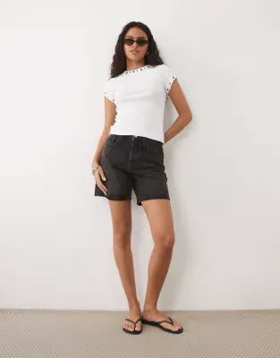 short sleeve with stud detail top in white