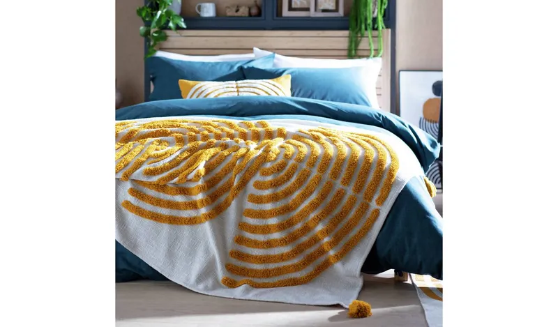 Habitat Geo Tufted Throw - White & Yellow - 125x150cm