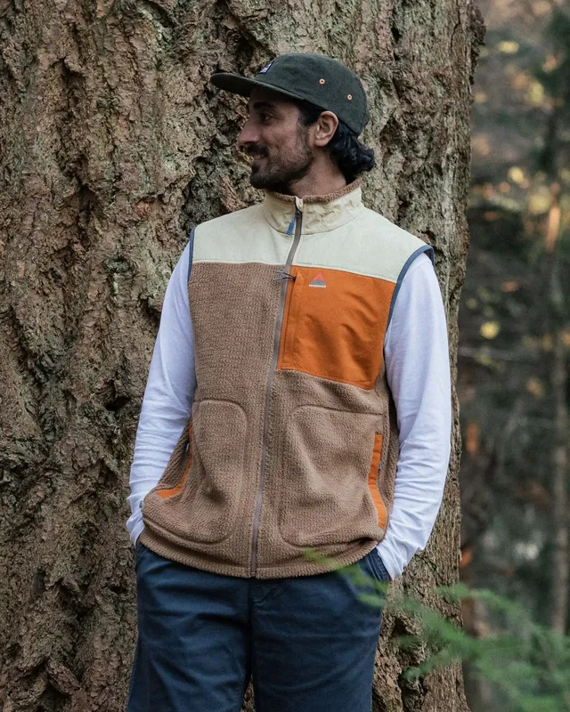Passenger Clothing Venturescape Men's Fleece Vest - Caramel/Desert
