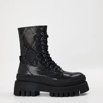 Steve Madden Women's Coast Flat Ankle Boots