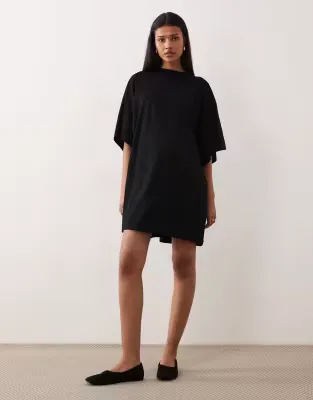 batwing T-shirt mini dress in black