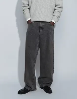 baggy jeans in washed black