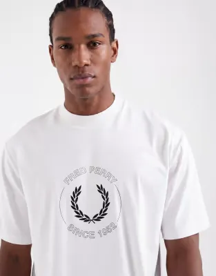 laurel wreath logo graphic t-shirt in white