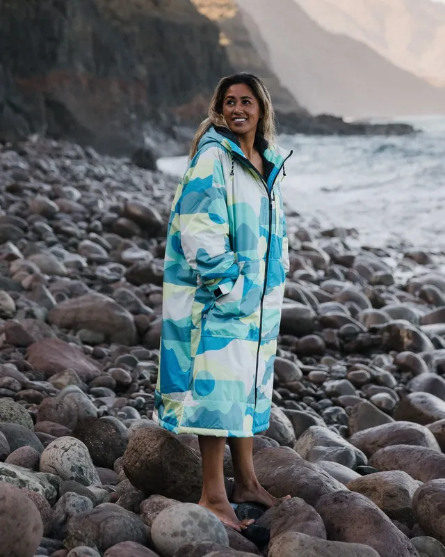 Passenger Clothing Waves Sherpa Lined Changing Robe - Vista Patchwork Aqua