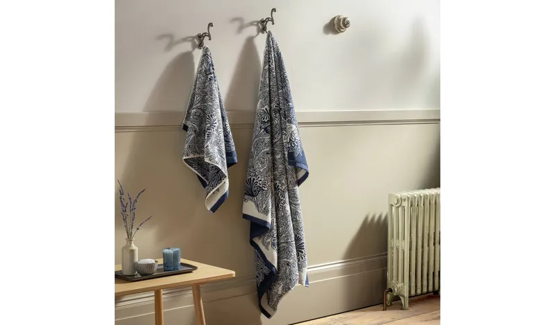 Habitat x Morris & Co. Tulip Toile Bath Sheet - Navy