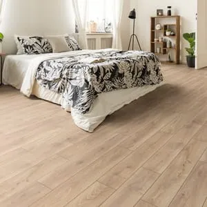 Wickes Clovelly Light Oak 12mm Laminate Flooring - 1.48m2