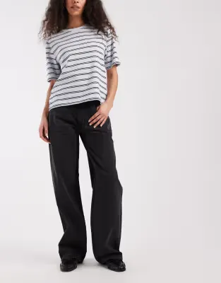 low rise boyfriend jeans in washed black