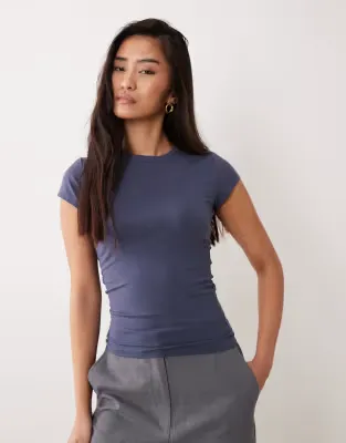 all day crew tee in navy marle