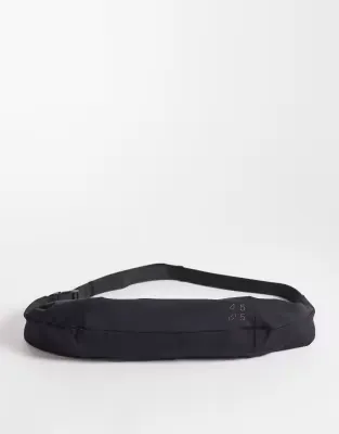 adjustable running belt with reflective detail in black