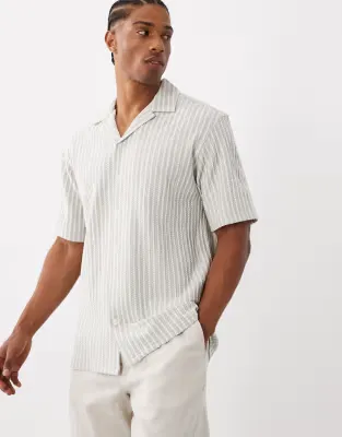 Premium striped short sleeve shirt in sage green