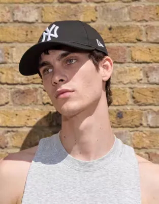 NY Yankees 9forty cap in black