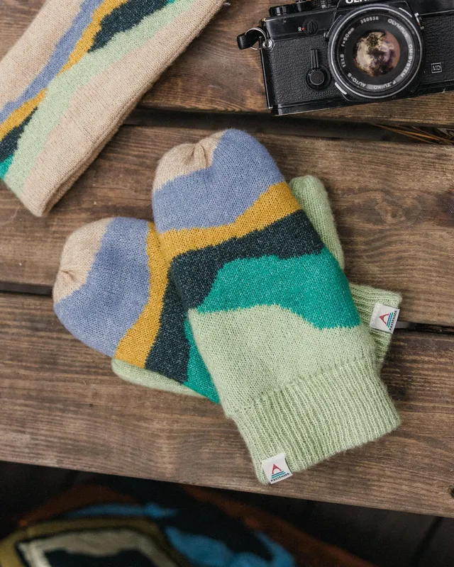 Passenger Clothing Scenic Fleece Lined Mittens - Scenic Dark Fern