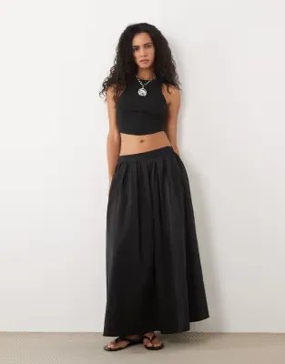 volume midi skirt in cotton in black