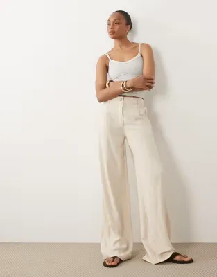 ASOS DESIGN Tall wide leg trousers with pleat detail in linen blend in natural