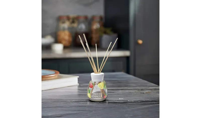 Yankee Signature 100ml Reed Diffuser - Iced Berry Lemonade