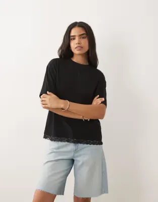 oversized t shirt with lace trim at hem in