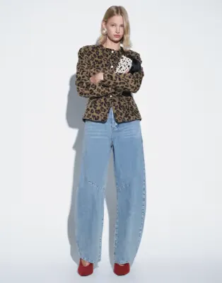 Sydney denim barrel leg jean in 90's light wash blue