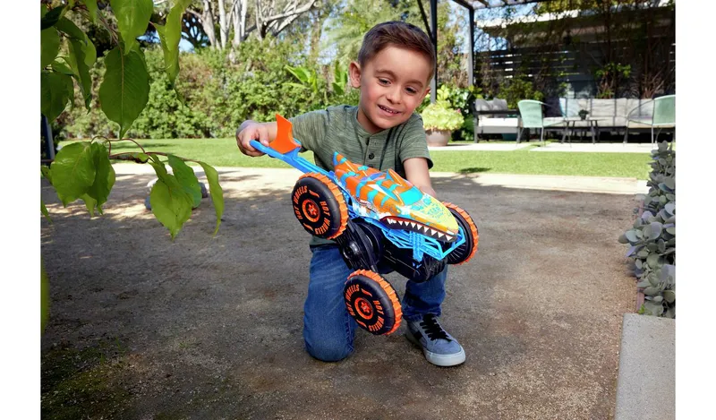 Hot Wheels Monster Trucks Tiger Shark Climber RC Vehicle