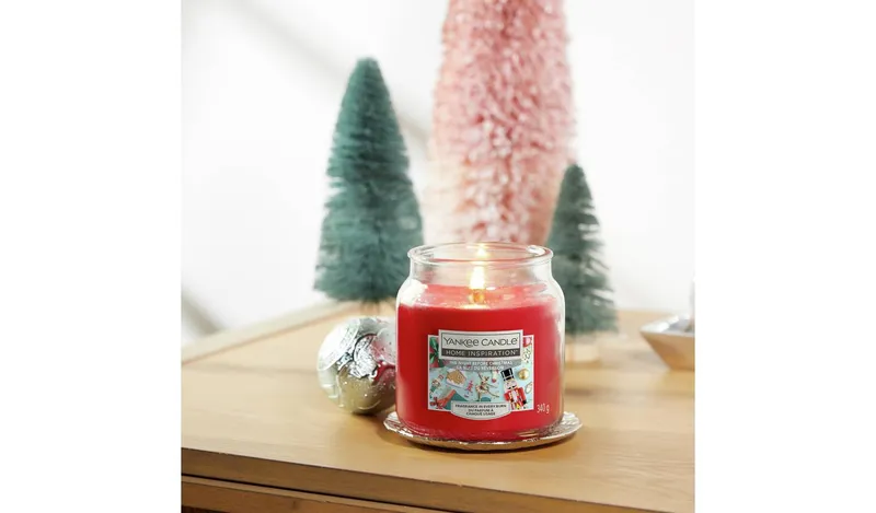 Yankee Candle Medium Scented Candle - Night Before Christmas