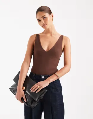 compact cotton v neck bodysuit in chocolate