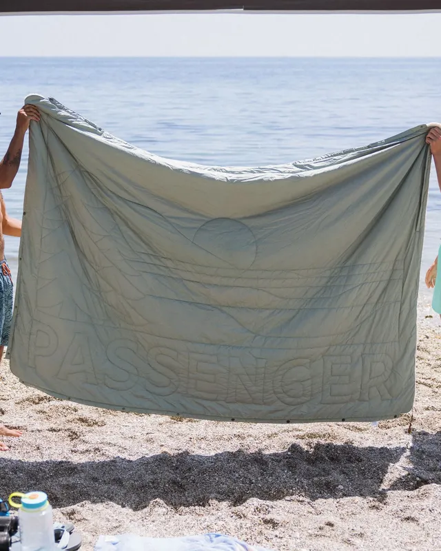 Passenger Clothing Cabin Sherpa Blanket - Pistachio