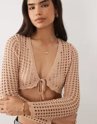 crop crochet tie front cardigan in dusky pink
